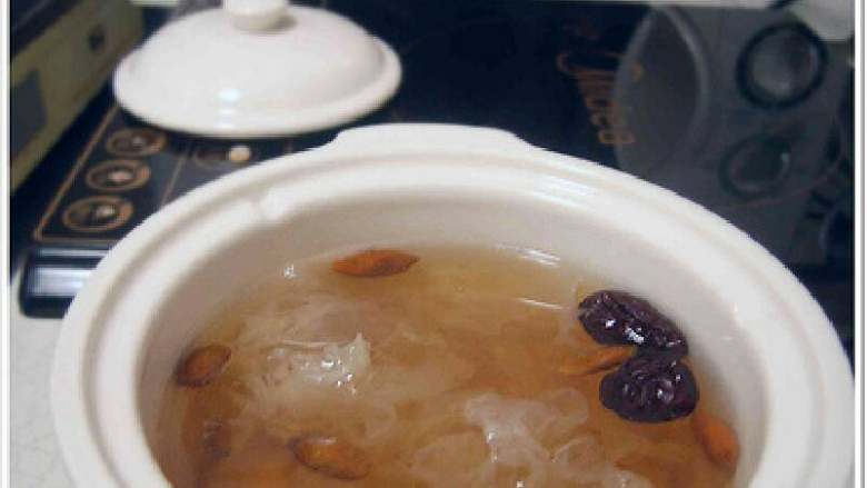 银耳莲子粥