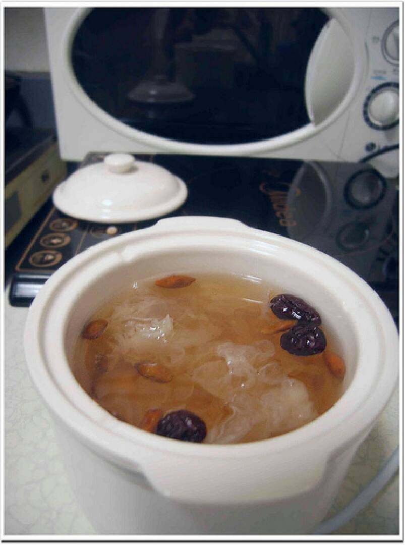 银耳莲子粥