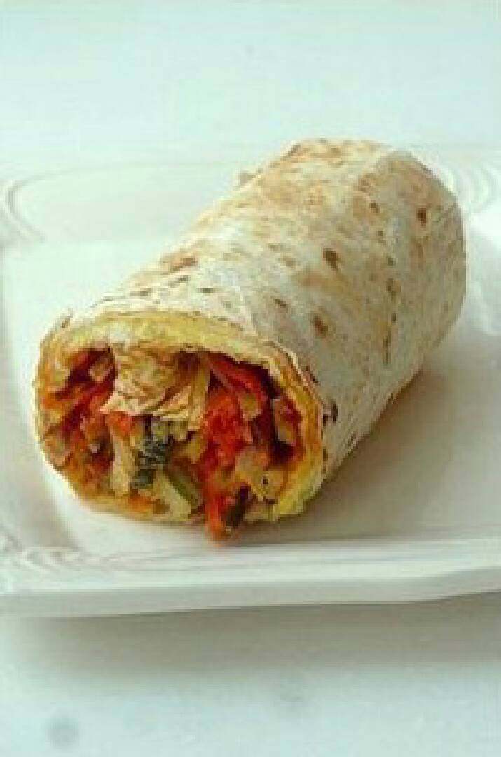 早餐卷,手抓饼,卷起即可,趁热食用