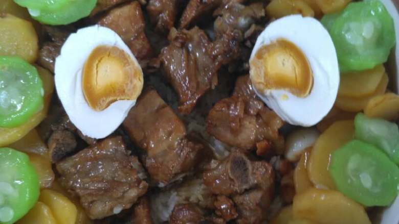 砂锅排骨饭