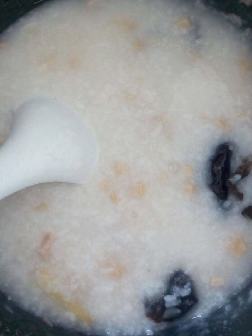 香菇木耳鸡肉粥