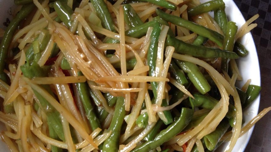 长豆角炒土豆丝