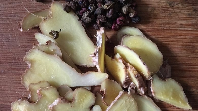 泡椒凤爪,准备，姜，花椒