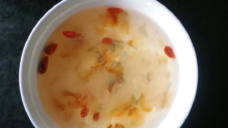 桃胶银耳羹