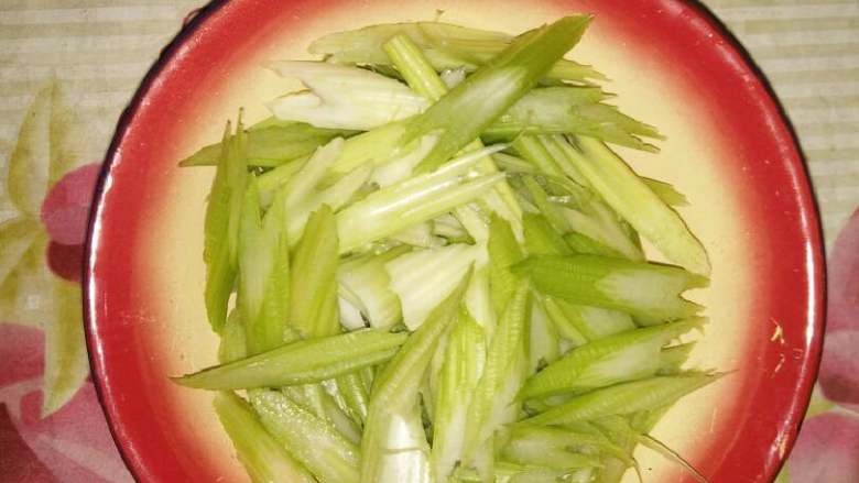 麻辣香锅,芹菜片片