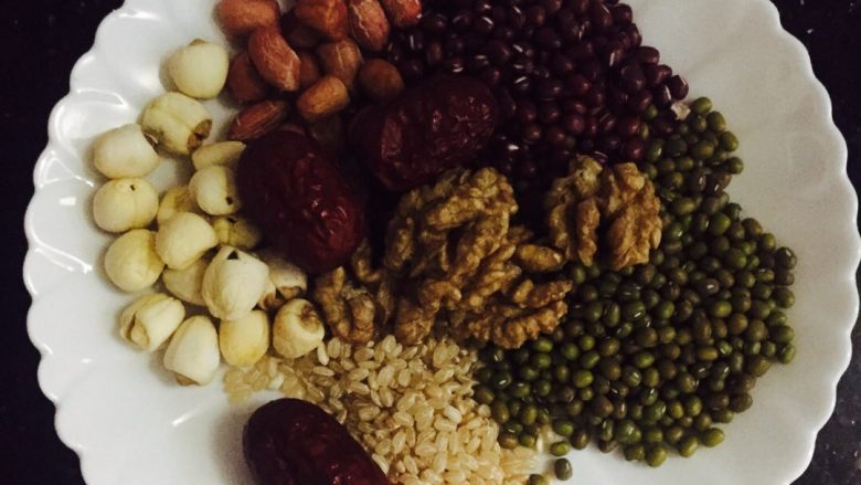 糙米杂粮粥,备好食材 （量随意）