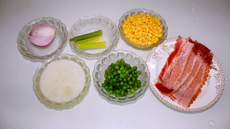 玉米培根传统沙拉,材料总览