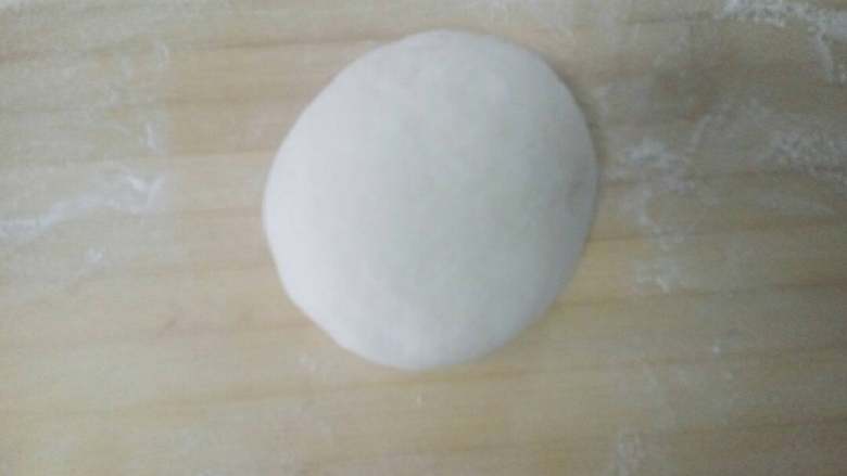 椒盐油饼（胡吃版）,揉面，表面光滑有弹性即可