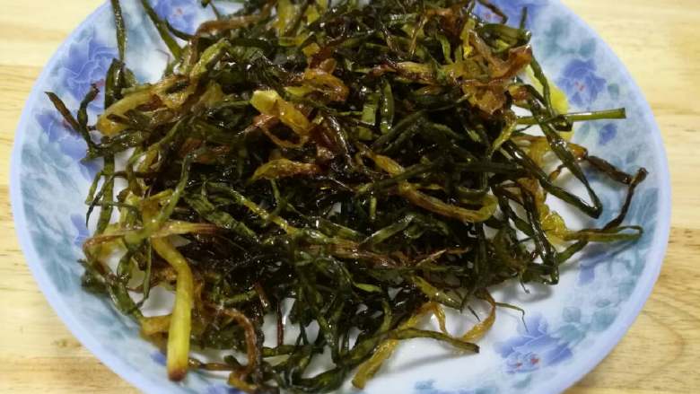 葱油拌杏鲍菇,用特制香油做的炸葱(可切成葱花或小段,随自己喜欢)