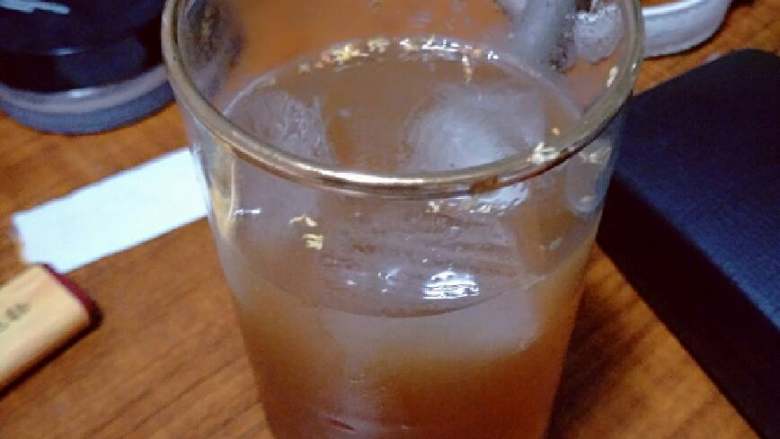 酸梅汤的制作,关火！晾凉！可以加冰块，最后放点桂花点缀！特别美味