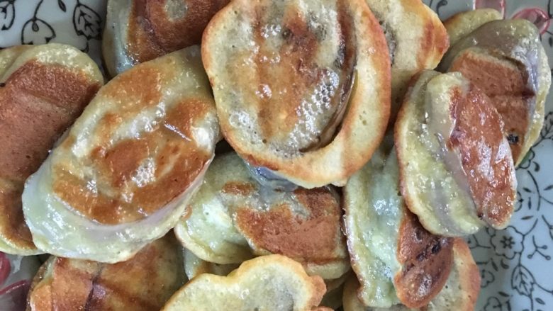 黄金茄夹,可放锅里油煎或炸，我是用电饼档双面煎烤