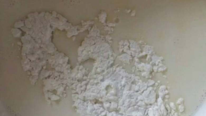 牛奶小方 ,三样一起混合，搅拌