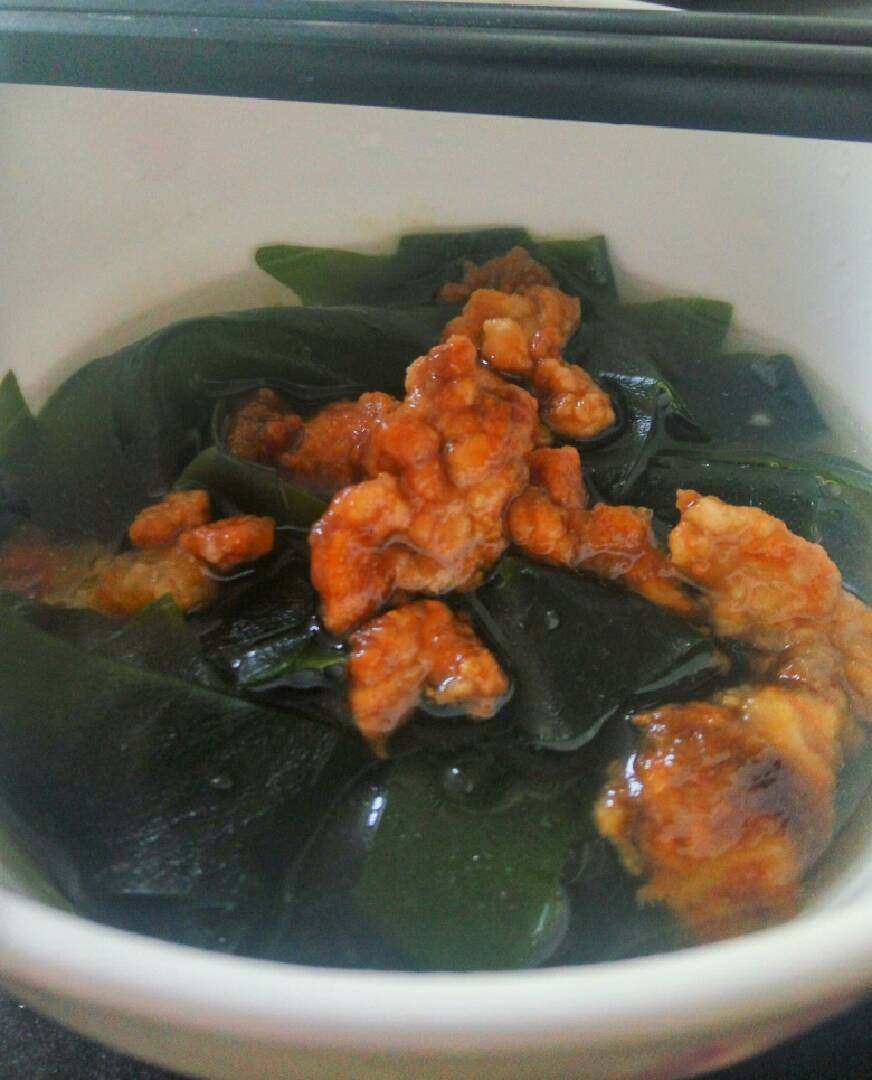 汆（cuān）肉海带汤