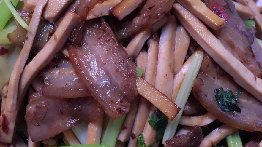 豆腐芹菜回锅肉
