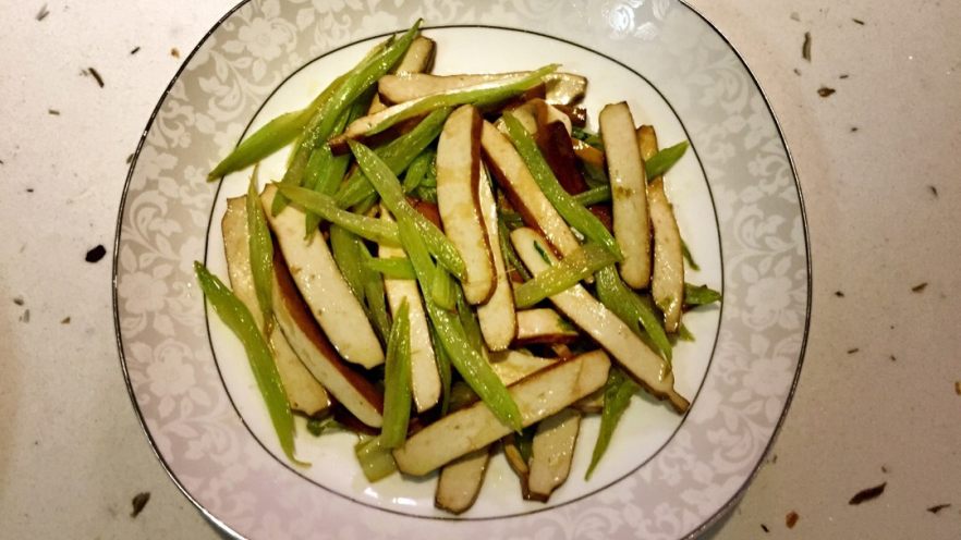 芹菜炒豆干