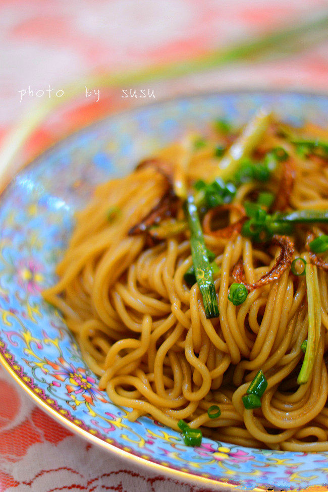 做一道经典的面食葱油拌面