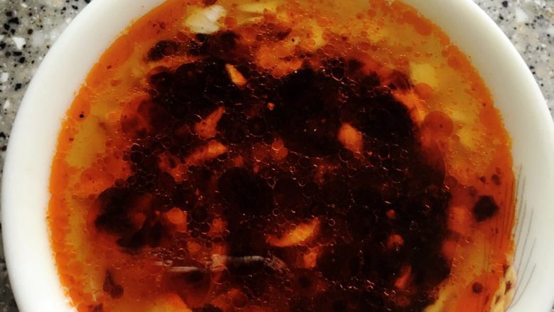 特色三角叉,根据口味调汁。(醋、蒜、麻辣酱等)