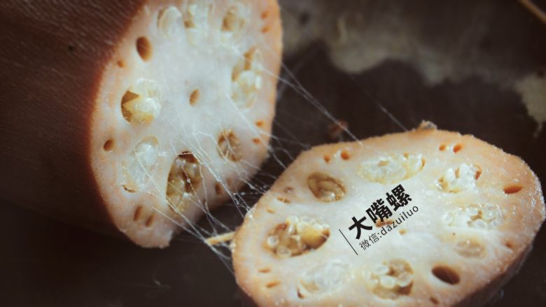 滋补红糖糯米藕丨大嘴螺,用刀具切片,可按自己口味决定每一片的大小,有不有一种丝丝入扣的感觉