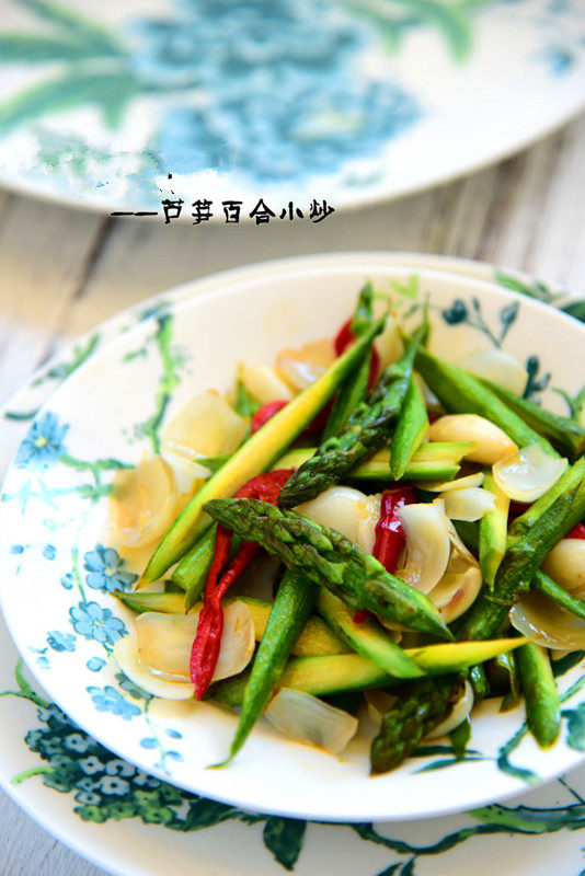 快意小炒——芦笋百合小炒 