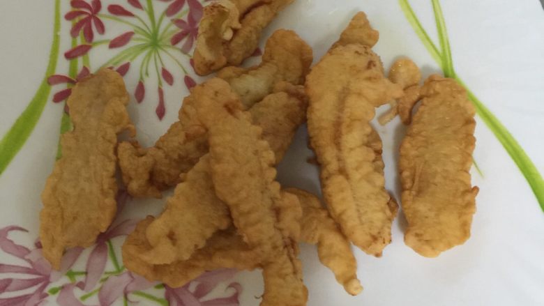 椒盐软炸里脊,用里脊肉蘸着椒盐吃即可!
