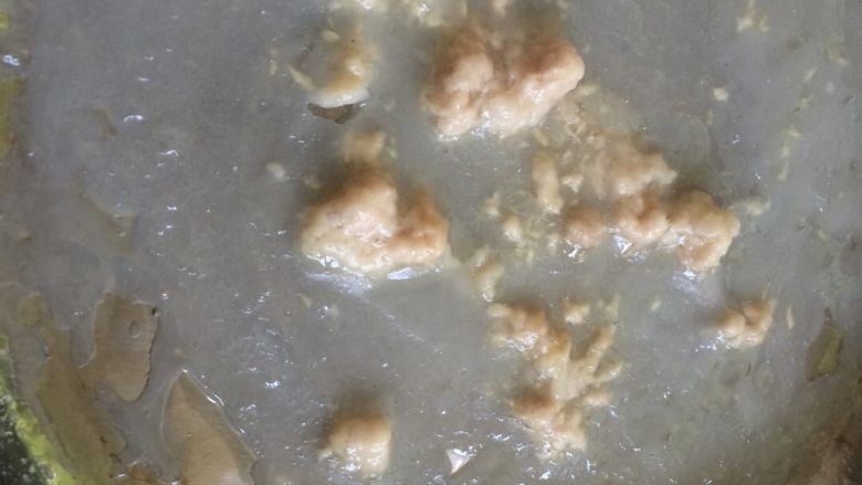 小肠粉#挑战鸡蛋的100种做法#,水开后,放入蒸锅里蒸两三分钟就熟了