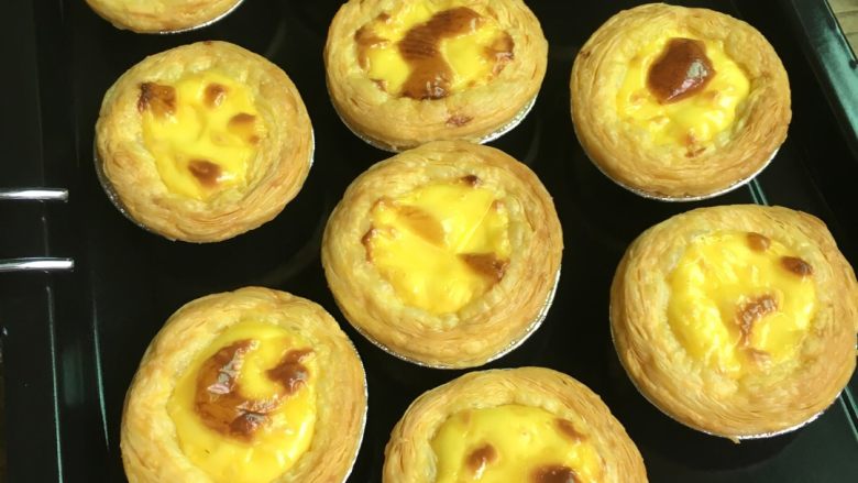 葡式蛋挞,时间到出炉了，香喷喷的蛋挞就好了，简单吧，成功率%99.9