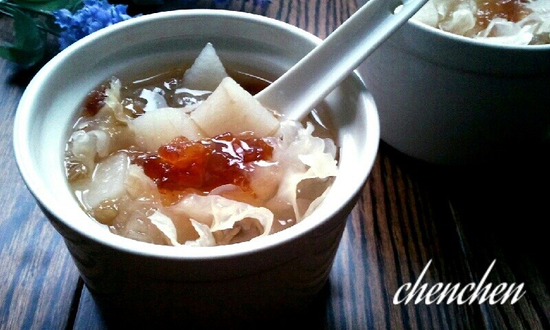 雪梨 桃胶 银耳羮