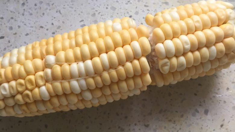 玉米🌽三文鱼牛奶浓汤🍲！,玉米🌽一根