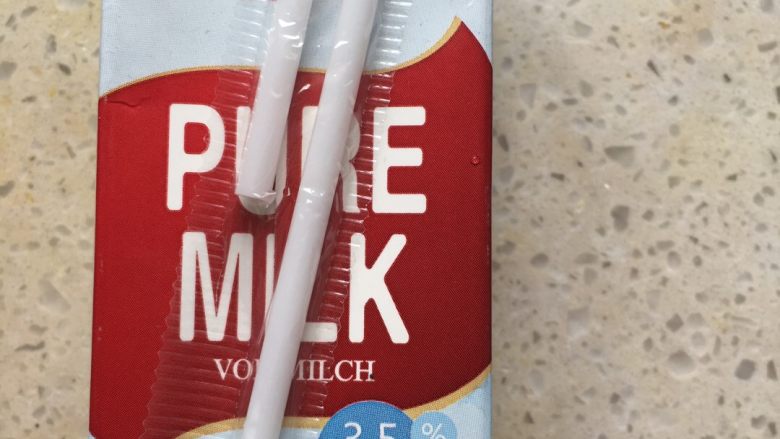 玉米🌽三文鱼牛奶浓汤🍲！,牛奶一盒！