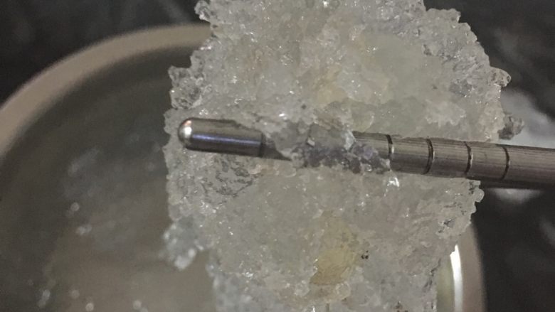 雪燕桃胶糖水,发大概6小时.挑木屑