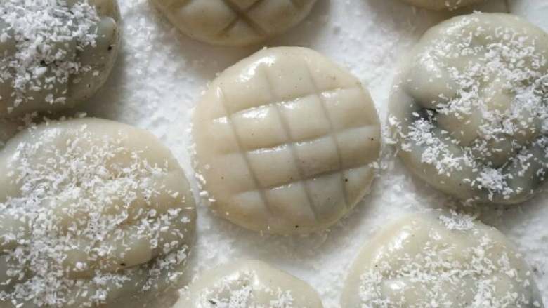 椰蓉奶香芝麻馅饼,出锅洒上椰蓉就好了!