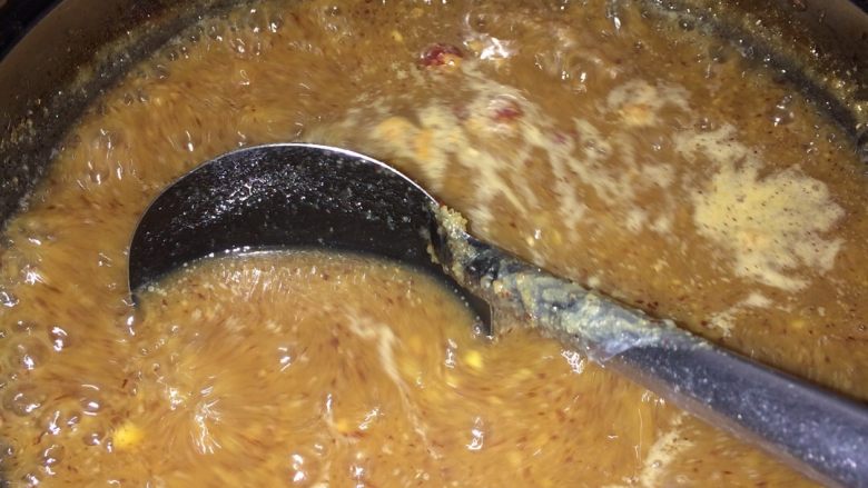 红枣姜糖膏+#夏天的味道#,烧开后,用中火,勺子要不停搅拌,不给占锅