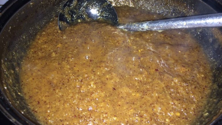 红枣姜糖膏+#夏天的味道#,熬有40分钟了,里面的水差不多没有了