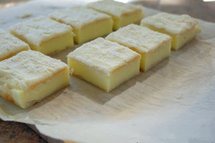 香草卡仕达方块——Vanilla Custard Squares 