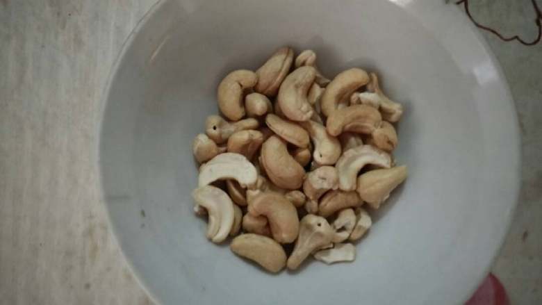 腰果西芹,熟腰果