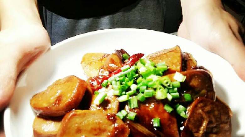 “辣素鸡”绅士私房菜,收汁,出锅