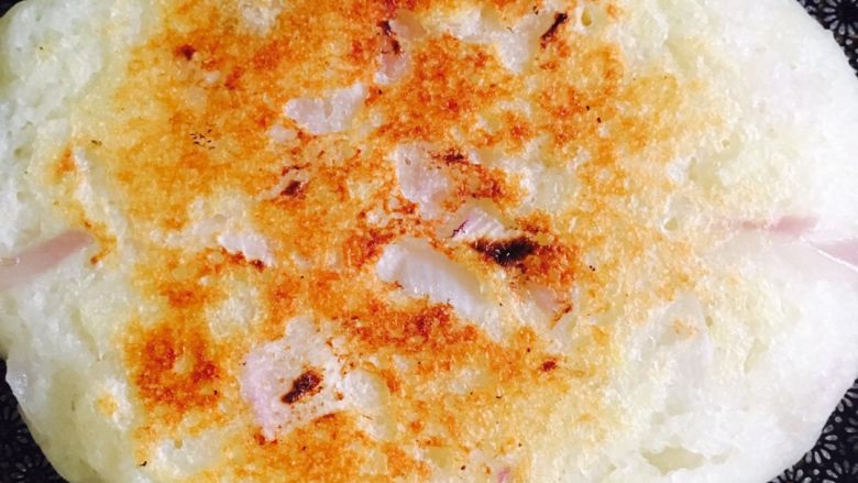 洋葱土豆饼,煎至两面焦黄