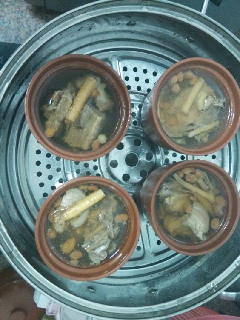 猪蹄鸭肉炖罐