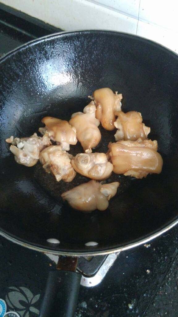 香焖猪蹄,炒糖色