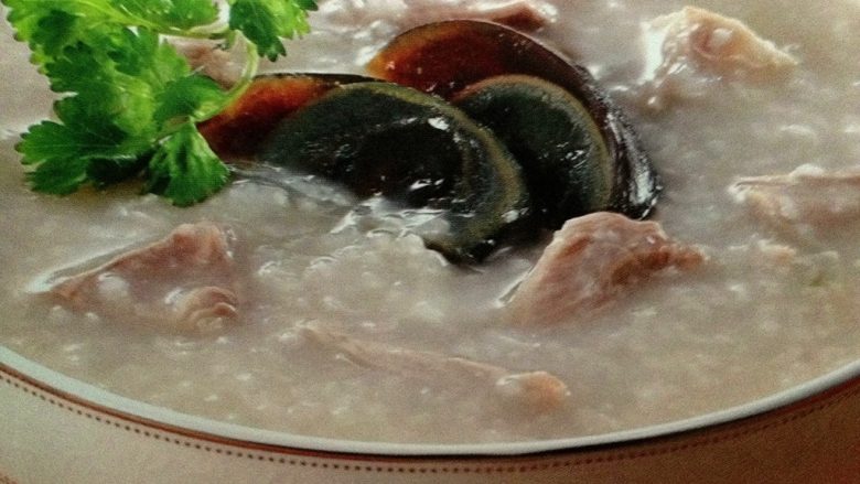 皮蛋瘦肉猪骨粥