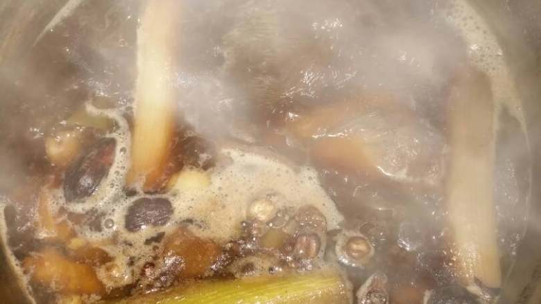 酱肘子,出锅三前,小火煮2小时
