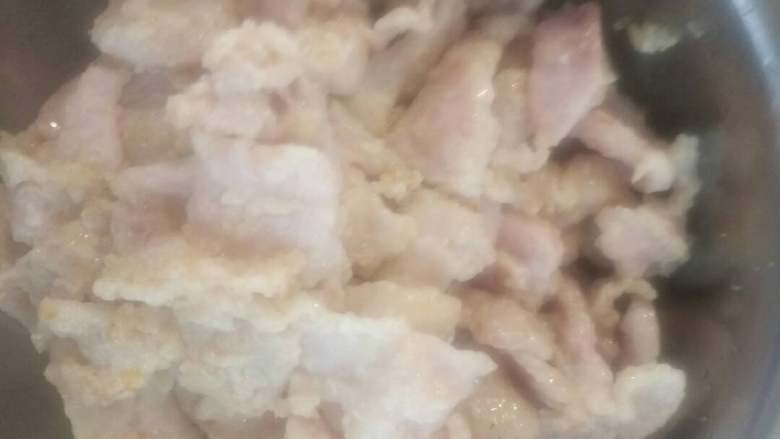 水煮肉片,肉片腌制后滑油