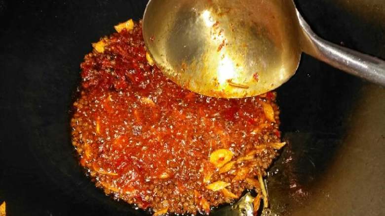 水煮肉片,<a style='color:red;display:inline-block;' href='/shicai/ 46964'>郫县豆瓣酱</a>，煸炒