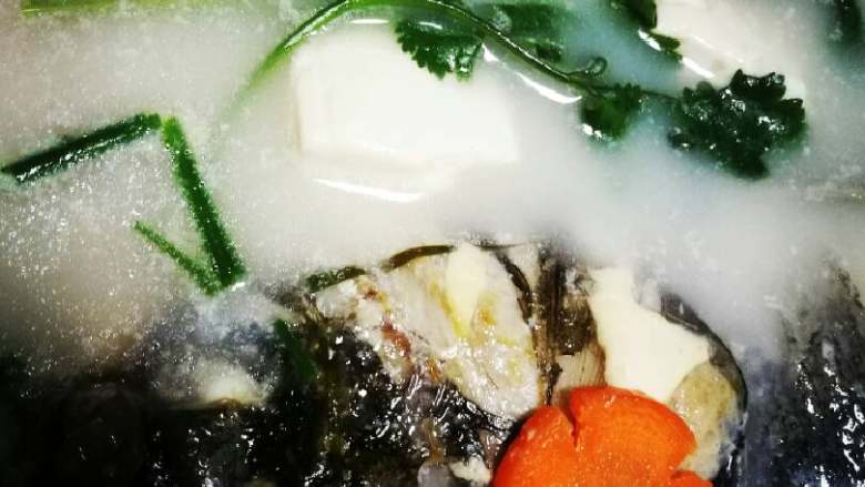 糟泥鱼头豆腐汤
