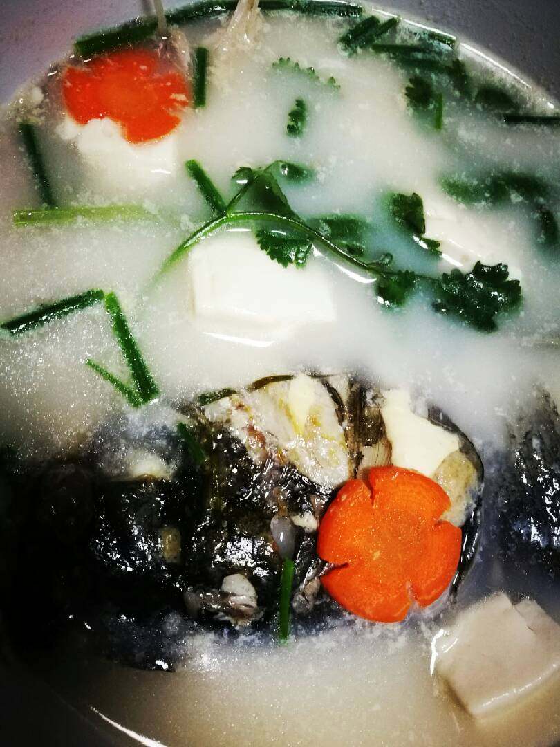 糟泥鱼头豆腐汤