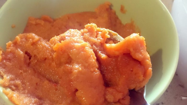 美味烤鸡翅——【牛奶苹果咖喱酱版】,成为这个样子就可以了，然后盛到碗里放凉备用