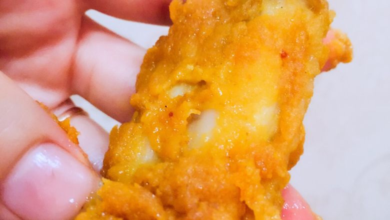 美味烤鸡翅——【牛奶苹果咖喱酱版】,来，先让我来尝一口！嗯....香！