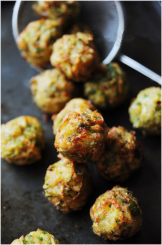 美食源于民间【炸萝卜丸子】