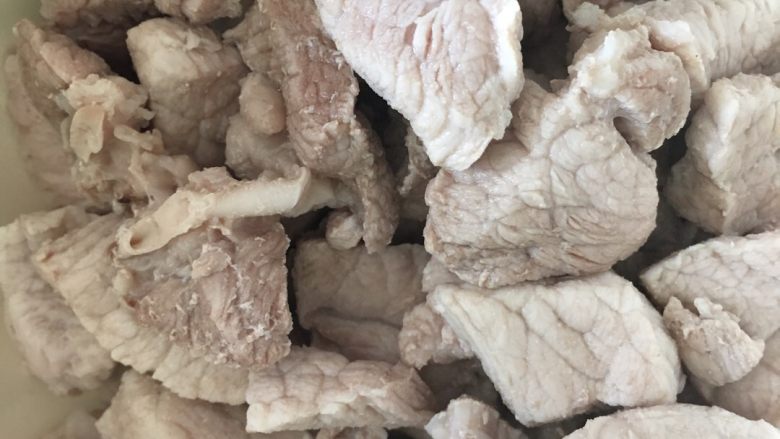 手工肉松(无面包机版),水开煮两三分钟捞出