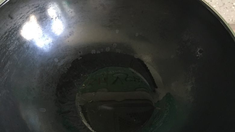 手工肉松(无面包机版),油锅烧热